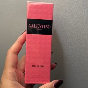 Valentino Donna Born In Roma Eau De Parfum Spray For Women 0.5 Ounce